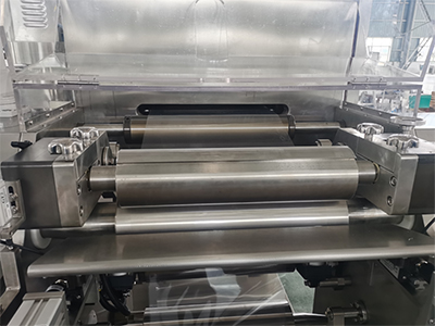 Máquina automática para la producción de película delgada oral