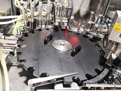 Máquina de llenado y sellado aséptico de frascos viales serie KHG-60